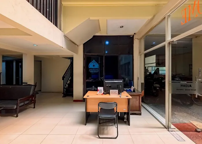 Audah Guesthouse Syariah Redpartner Jakarta